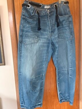 Free People Light Blue Distressed barrel   Jeans